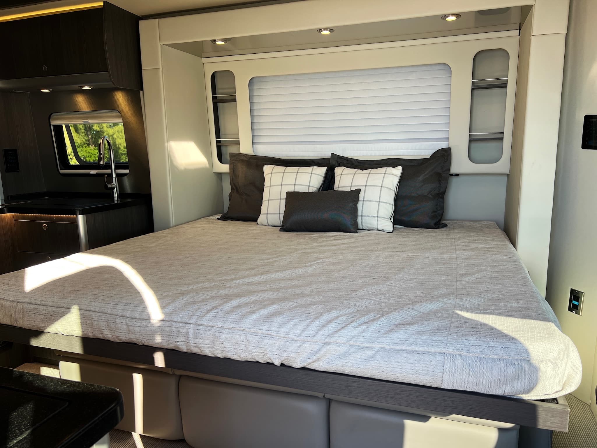 Airstream gallery image 13