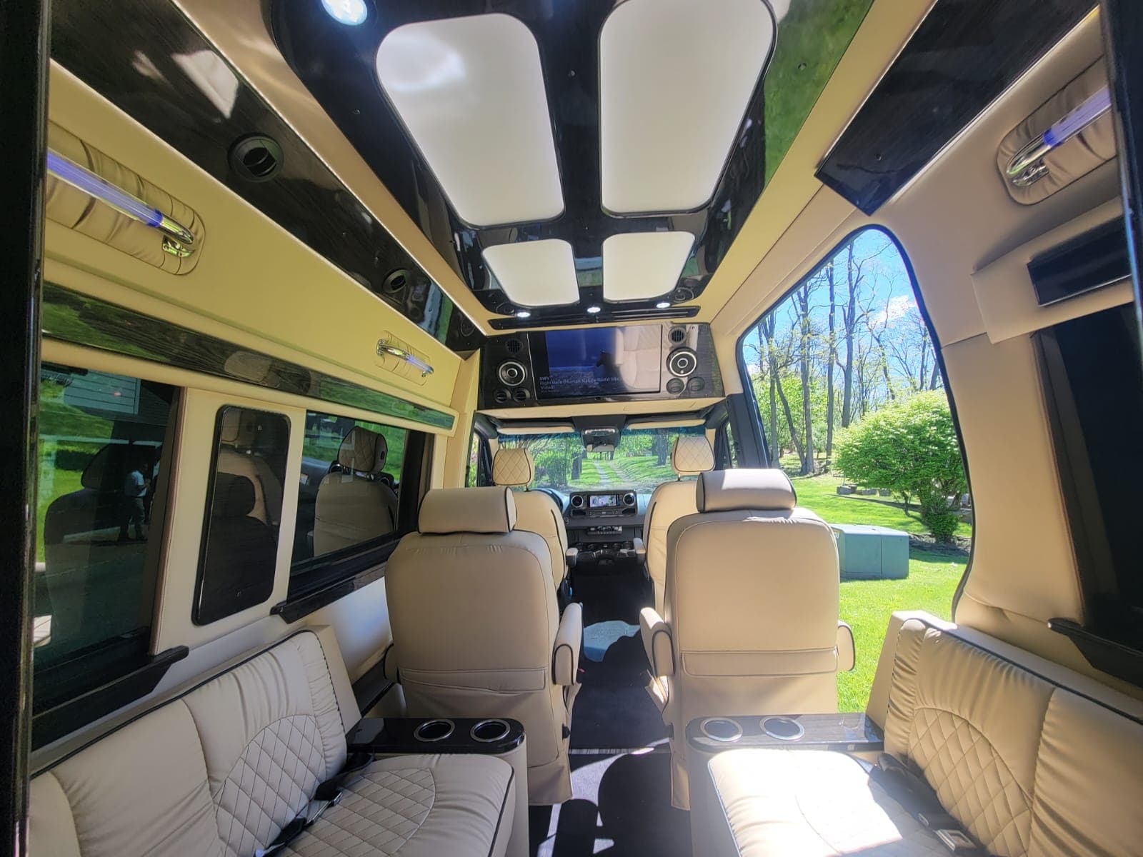 Luna gallery image 2