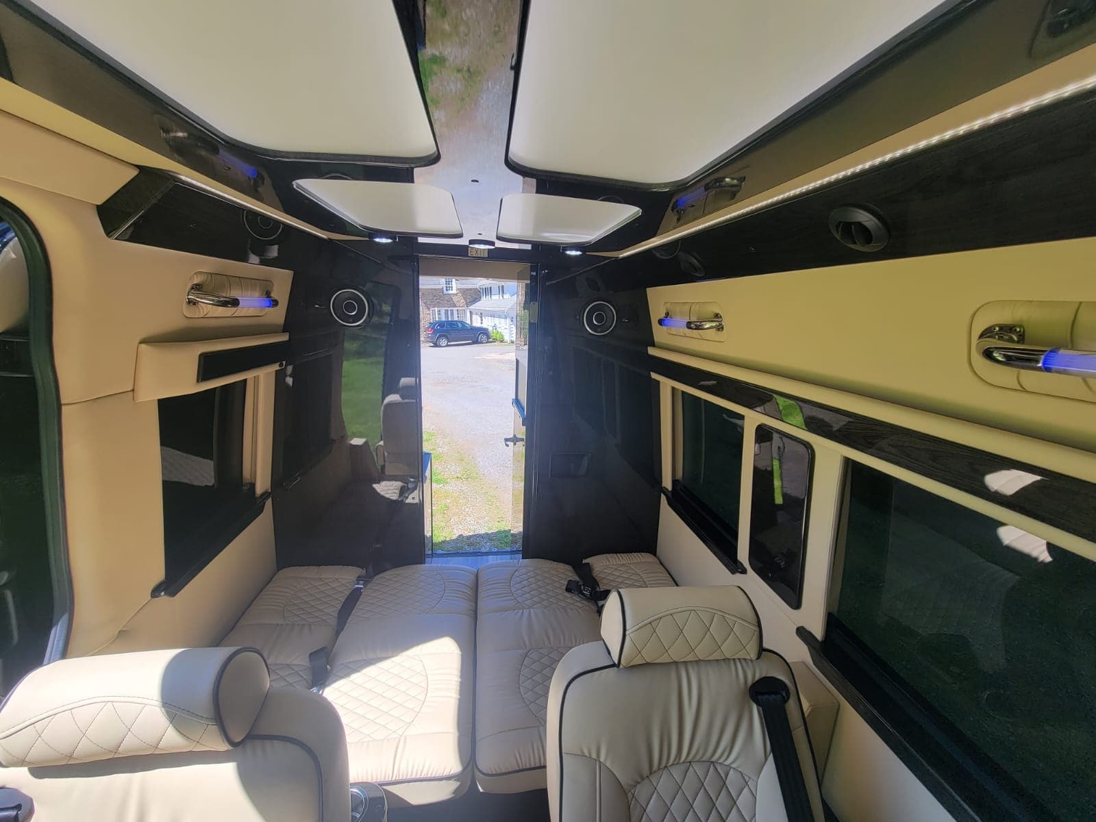 Luna gallery image 4