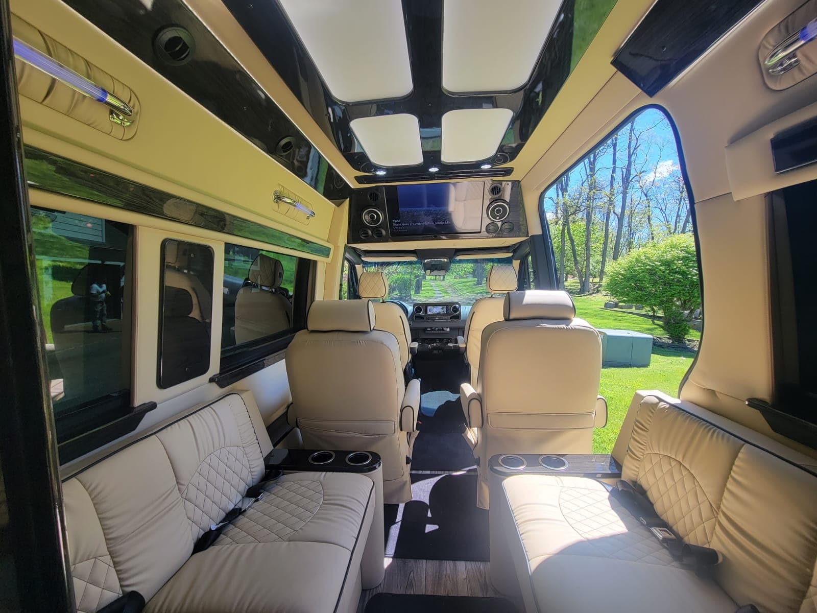 Luna gallery image 5