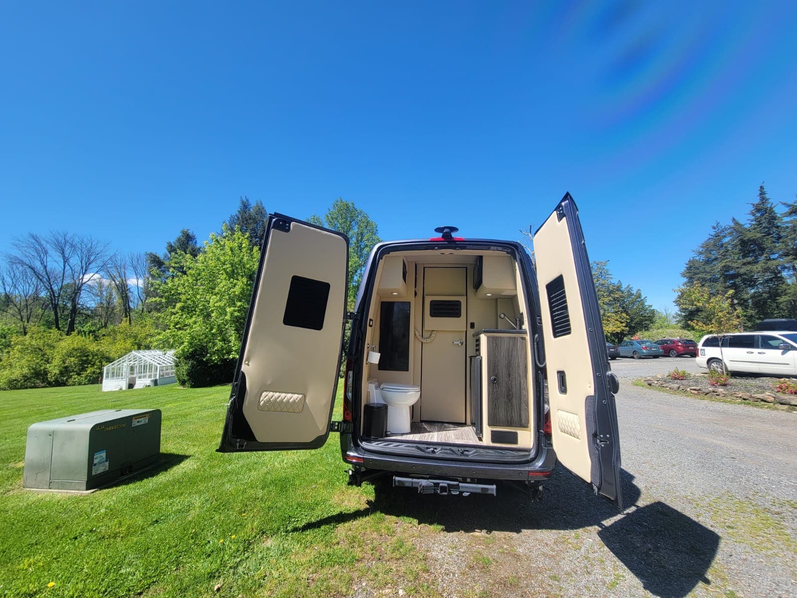 Luna gallery image 7